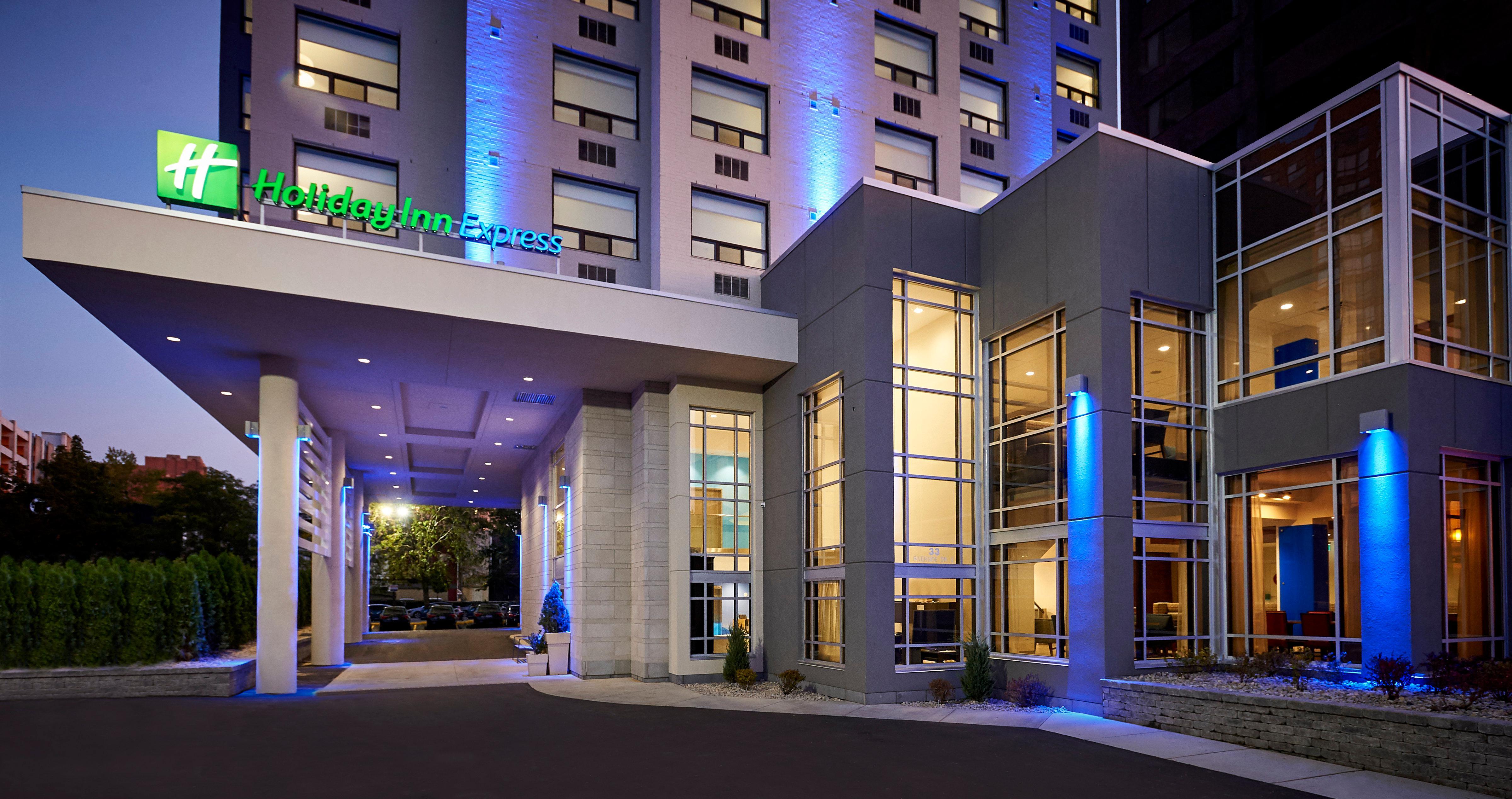 Holiday Inn Express Windsor Waterfront By Ihg Esterno foto