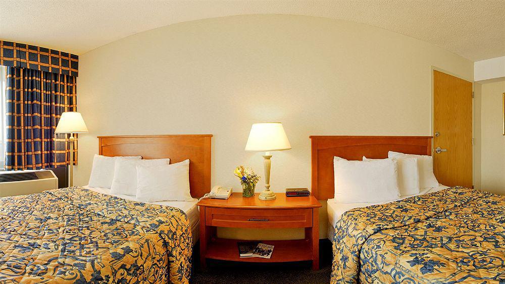 Holiday Inn Express Windsor Waterfront By Ihg Esterno foto