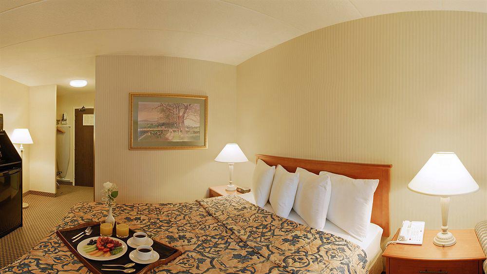 Holiday Inn Express Windsor Waterfront By Ihg Esterno foto